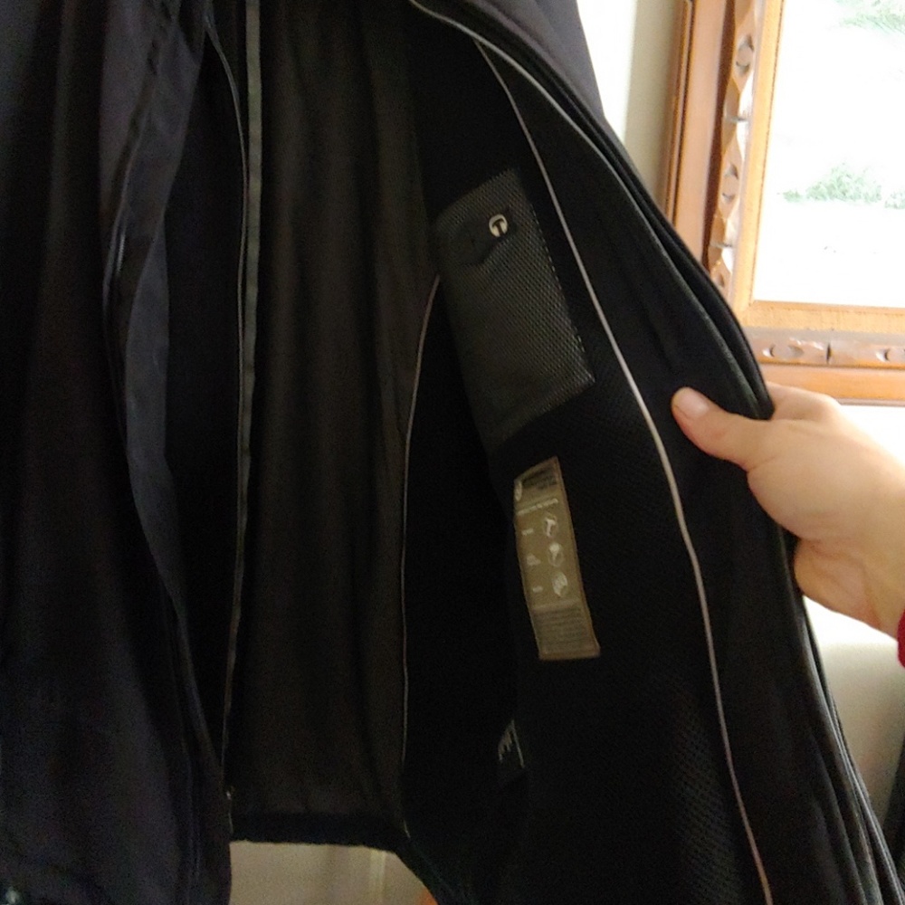 Weatherproof jacket - Picture 3 of 8